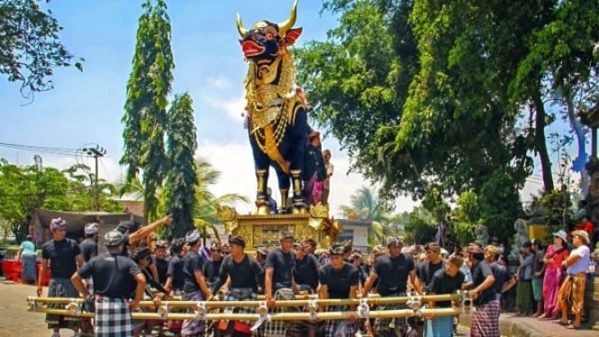Jelajah Festival Budaya dan Tradisi Lokal